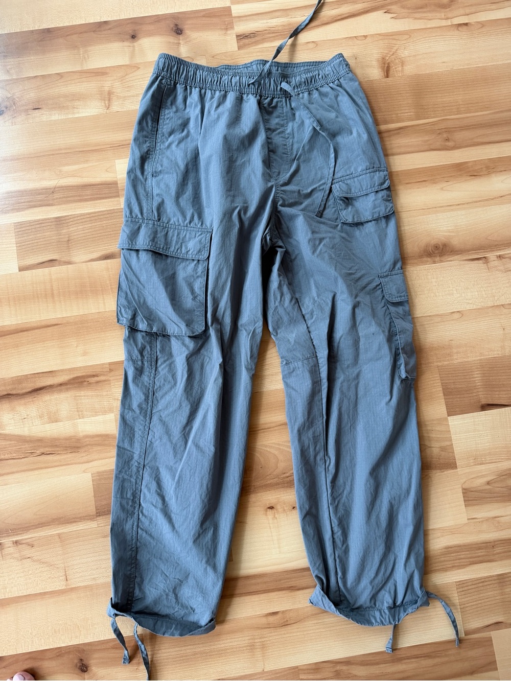 H&M Men's Slate Gray Cargo Pants with Drawstring Ankles